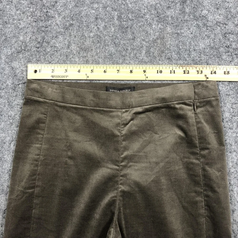 Banana Republic brand banana